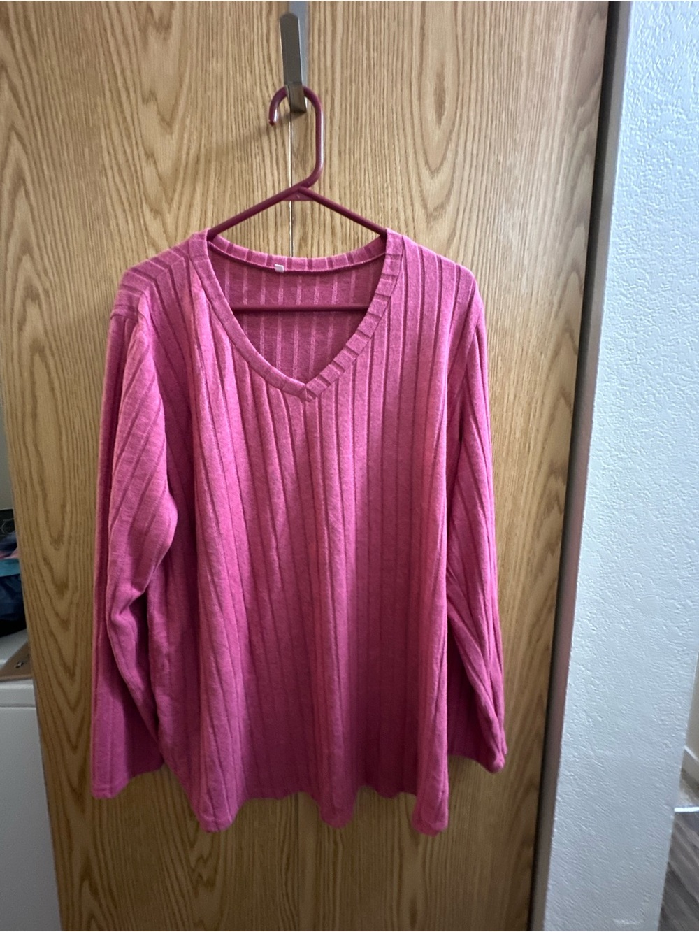 Womens Ribbed V-Neck Sweater - Pink